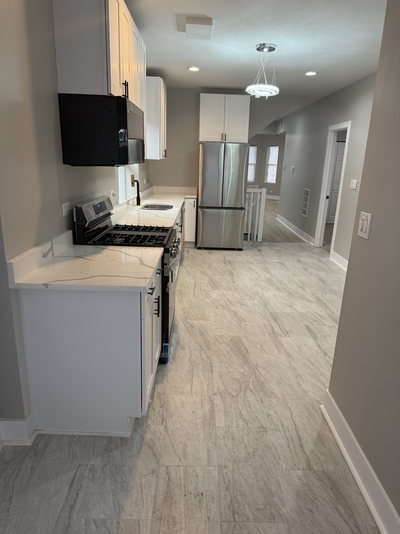 8219 S Honore Street