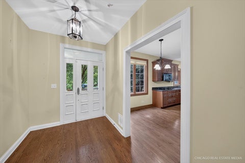 Tiny photo for 790 Parkview Court, Glen Ellyn, IL 60137 (MLS # 12787097)
