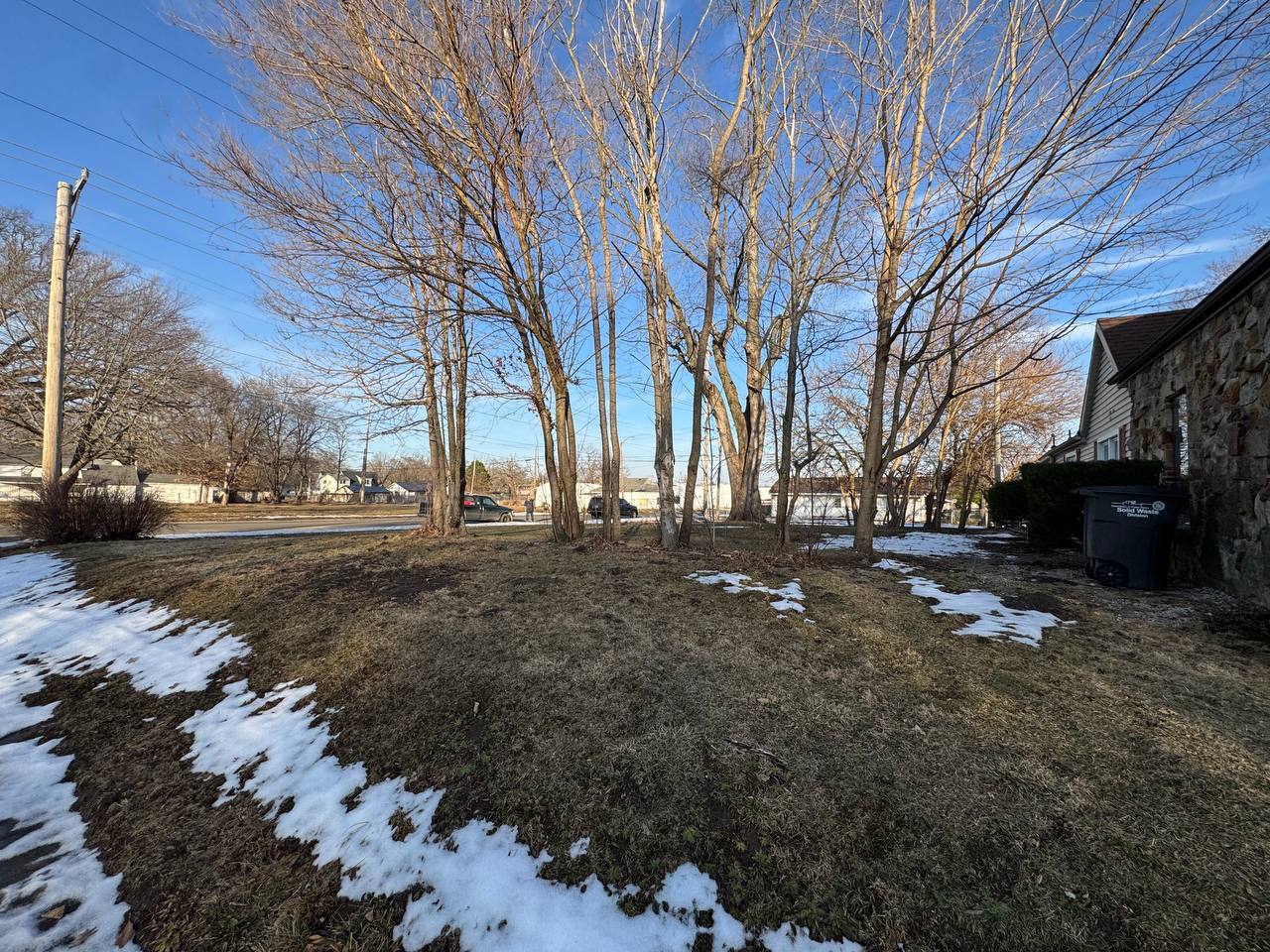 608 W Fairchild Street