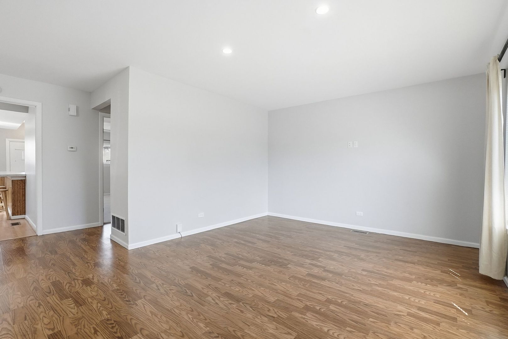 1S300 Stratford Lane