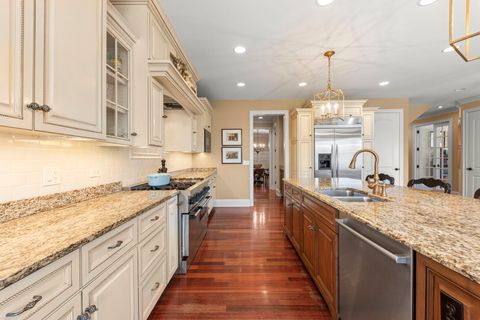 Tiny photo for 4804 Northcott Avenue, Downers Grove, IL 60515 (MLS # 12490393)