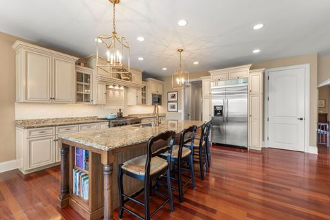 Tiny photo for 4804 Northcott Avenue, Downers Grove, IL 60515 (MLS # 12490393)