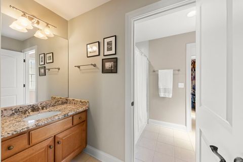 Tiny photo for 4804 Northcott Avenue, Downers Grove, IL 60515 (MLS # 12490393)