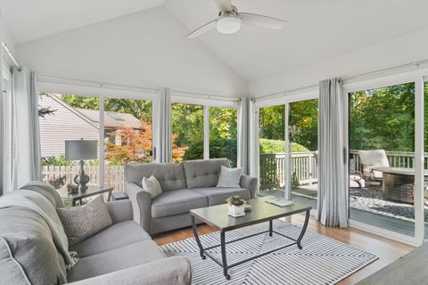 Tiny photo for 39 Warrington Drive, Lake Bluff, IL 60044 (MLS # 12496323)