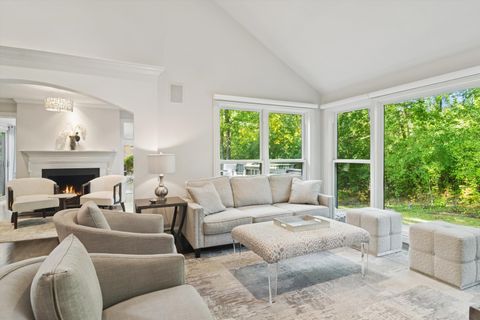 Tiny photo for 39 Warrington Drive, Lake Bluff, IL 60044 (MLS # 12496323)