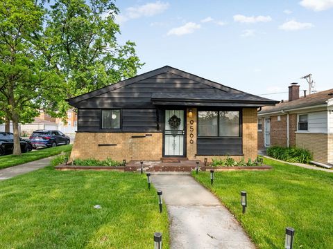 9566 S GREEN Street Chicago IL 60643