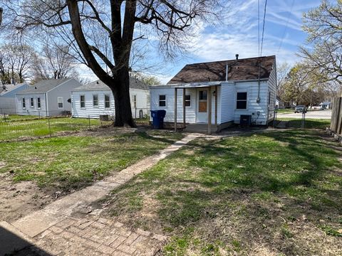 Tiny photo for 611 S Elsie Avenue, Davenport, IA 52802 (MLS # 12614742)