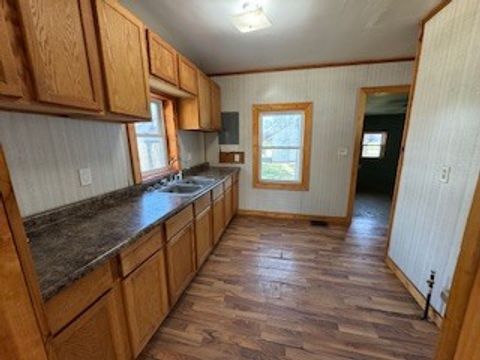 Tiny photo for 611 S Elsie Avenue, Davenport, IA 52802 (MLS # 12614742)