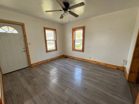 Tiny photo for 611 S Elsie Avenue, Davenport, IA 52802 (MLS # 12614742)