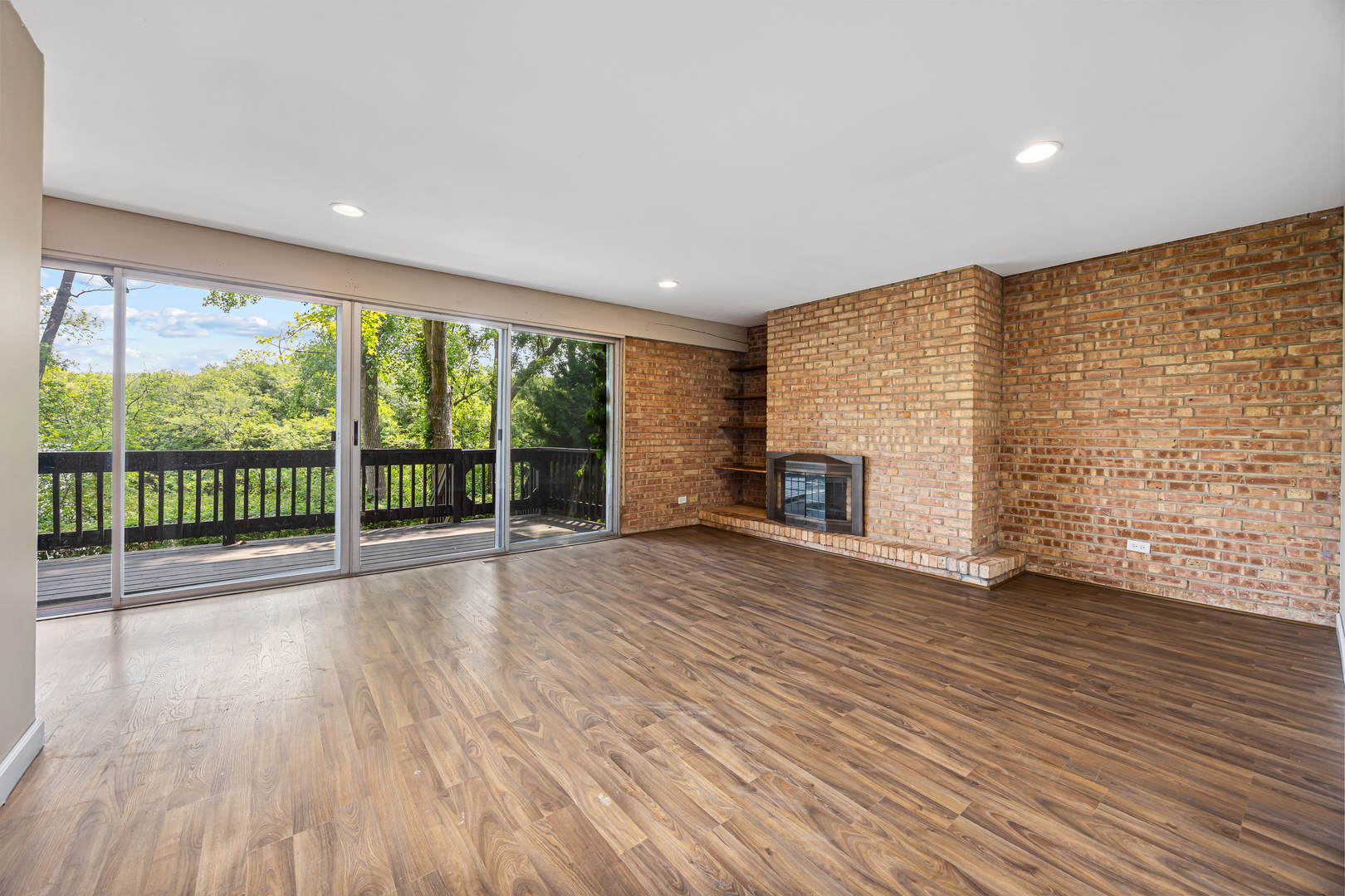 5515 Lakeside Drive 1D