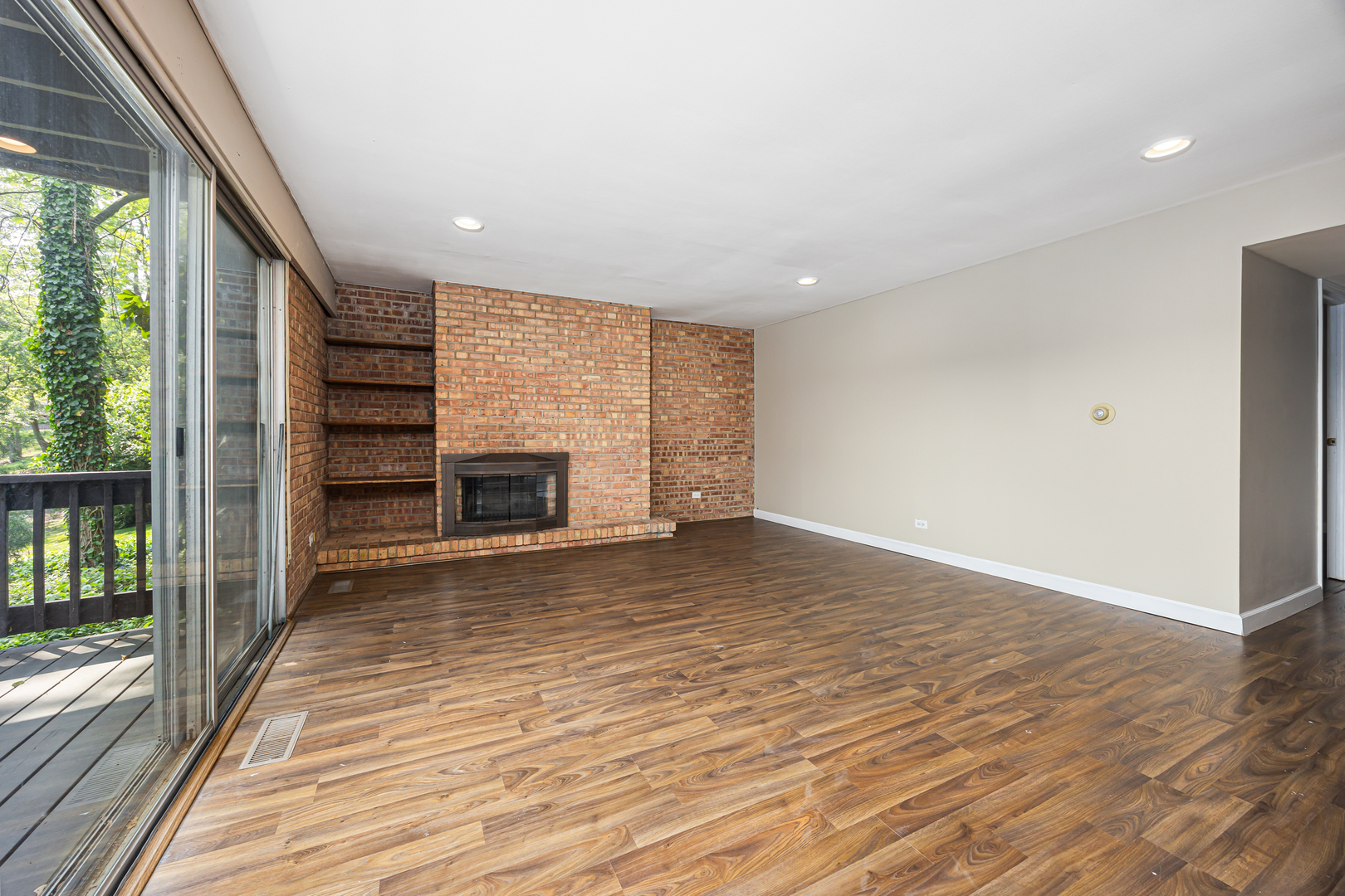 5515 Lakeside Drive 1D