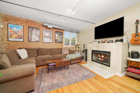 Tiny photo for 1834 Ridge Avenue #102, Evanston, IL 60201 (MLS # 12733039)