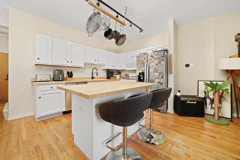 Tiny photo for 1834 Ridge Avenue #102, Evanston, IL 60201 (MLS # 12733039)