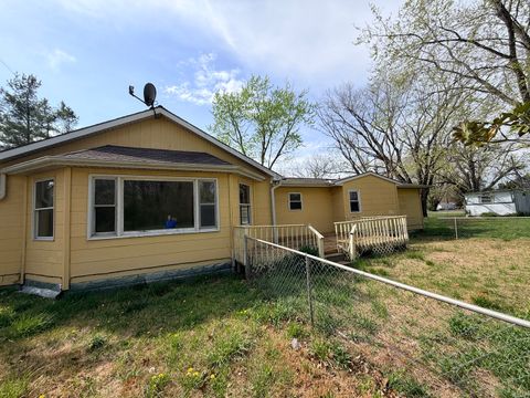 Tiny photo for 2424 Business Highway 13 Route, Murphysboro, IL 62966 (MLS # 12616663)