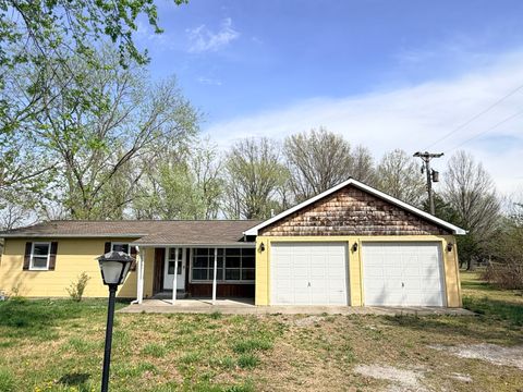 Photo of 2424 Business Highway 13 Route, Murphysboro, IL 62966 (MLS # 12616663)