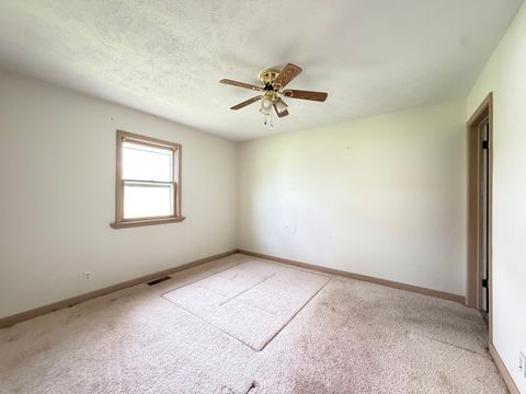 Tiny photo for 2424 Business Highway 13 Route, Murphysboro, IL 62966 (MLS # 12616663)