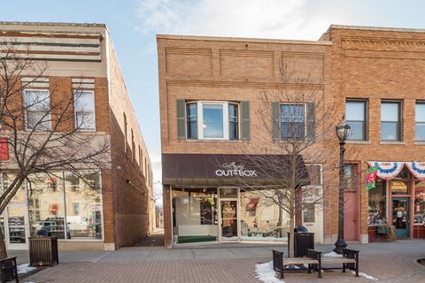 71 N Williams Street Crystal Lake IL 60014