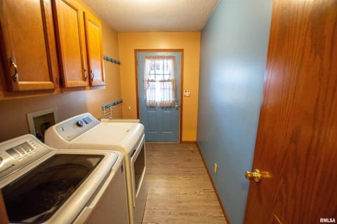 Tiny photo for 591 BreezyPointe Drive, Clinton, IA 52732 (MLS # QC4259920)