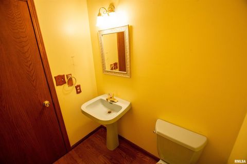 Tiny photo for 591 BreezyPointe Drive, Clinton, IA 52732 (MLS # QC4259920)