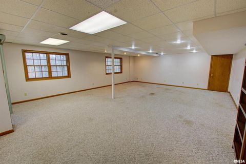 Tiny photo for 591 BreezyPointe Drive, Clinton, IA 52732 (MLS # QC4259920)