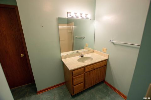 Tiny photo for 591 BreezyPointe Drive, Clinton, IA 52732 (MLS # QC4259920)