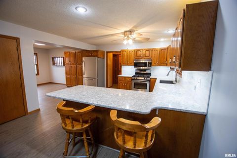 Tiny photo for 591 BreezyPointe Drive, Clinton, IA 52732 (MLS # QC4259920)