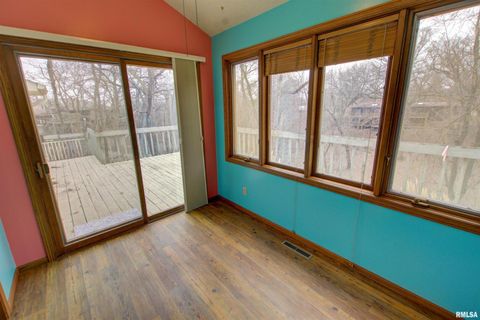 Tiny photo for 591 BreezyPointe Drive, Clinton, IA 52732 (MLS # QC4259920)