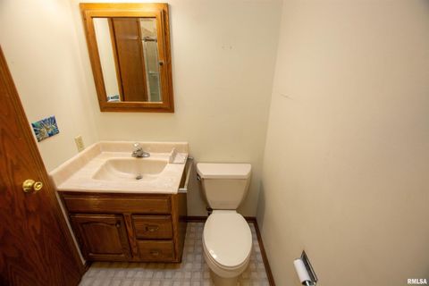 Tiny photo for 591 BreezyPointe Drive, Clinton, IA 52732 (MLS # QC4259920)