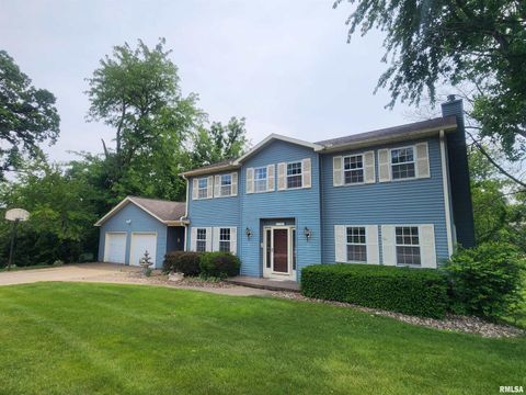 Photo of 591 BREEZY POINT Drive, Clinton, IA 52732 (MLS # QC4259920)
