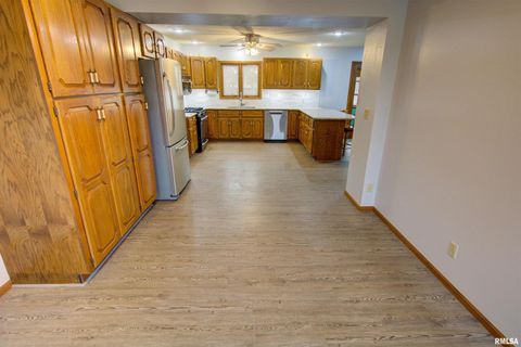 Tiny photo for 591 BreezyPointe Drive, Clinton, IA 52732 (MLS # QC4259920)