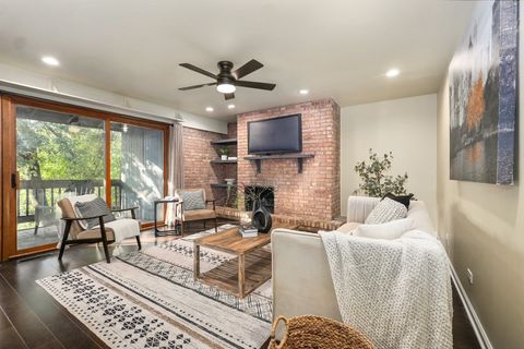 Tiny photo for 5501 Lakeside Drive #3B, Lisle, IL 60532 (MLS # 12488807)