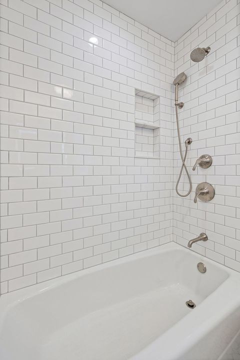 Tiny photo for 1531 N Sandburg Terrace, Chicago, IL 60610 (MLS # 12482537)