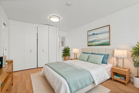 Tiny photo for 1531 N Sandburg Terrace, Chicago, IL 60610 (MLS # 12482537)