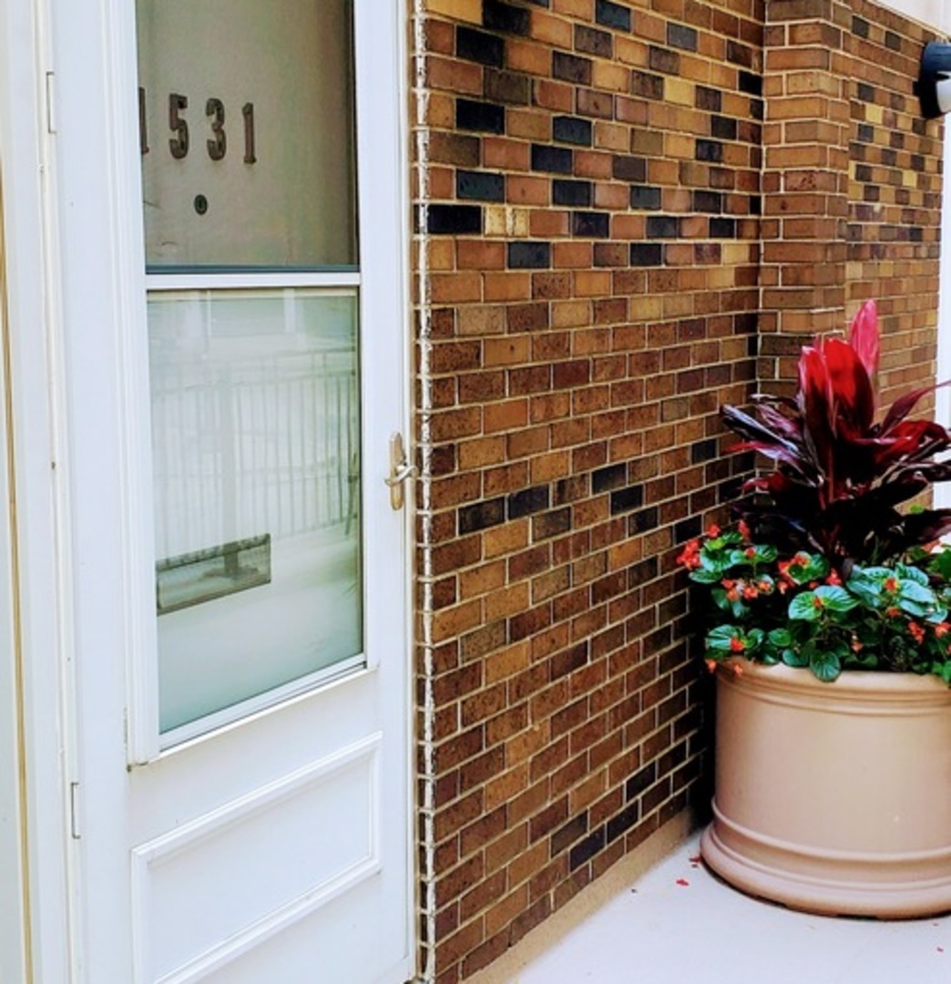 1531 N Sandburg Terrace