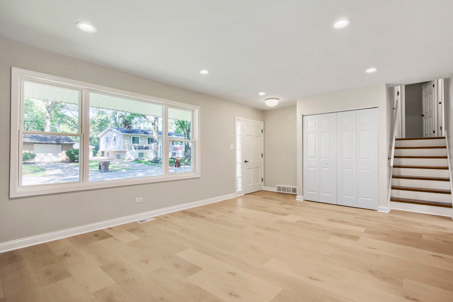 305 Jackson Street - Photo 4