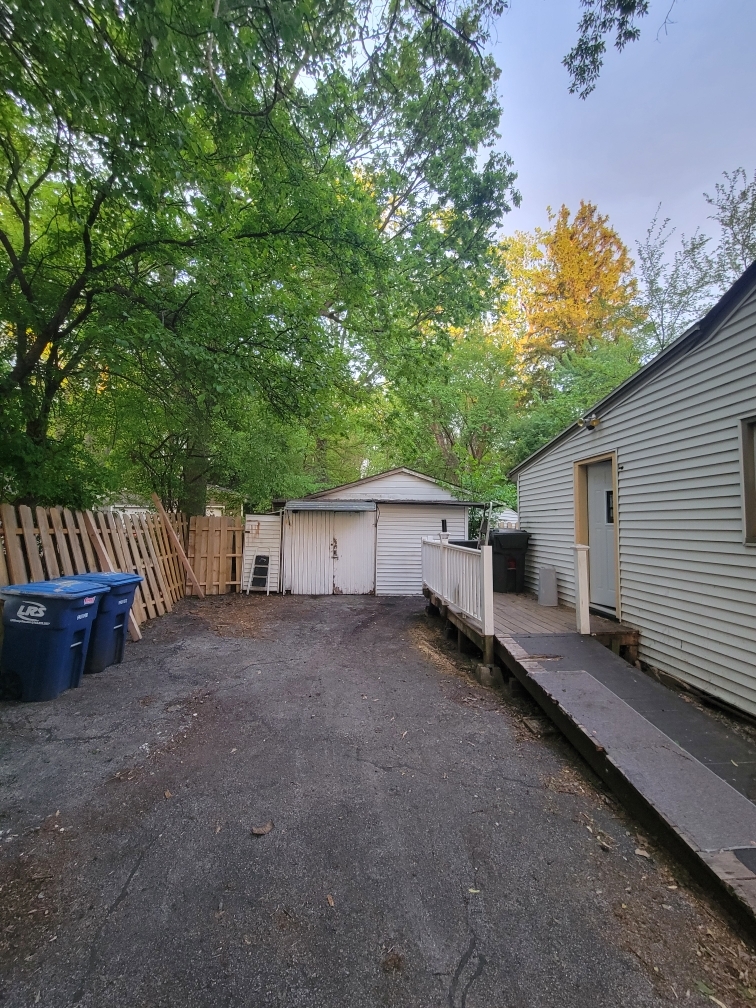 465 Bellaire Avenue