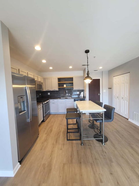 Tiny photo for 300 Village Circle #404, Willow Springs, IL 60480 (MLS # 12778215)