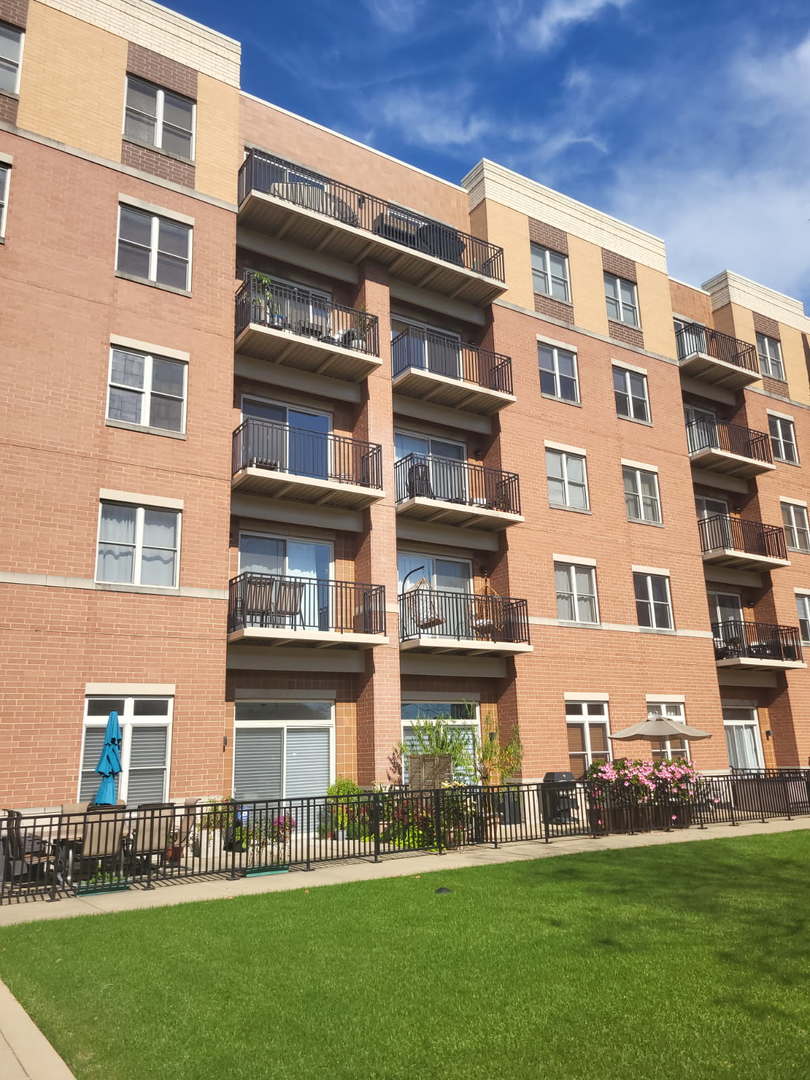 300 Village Circle 404