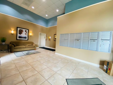 Tiny photo for 300 Village Circle #404, Willow Springs, IL 60480 (MLS # 12778215)