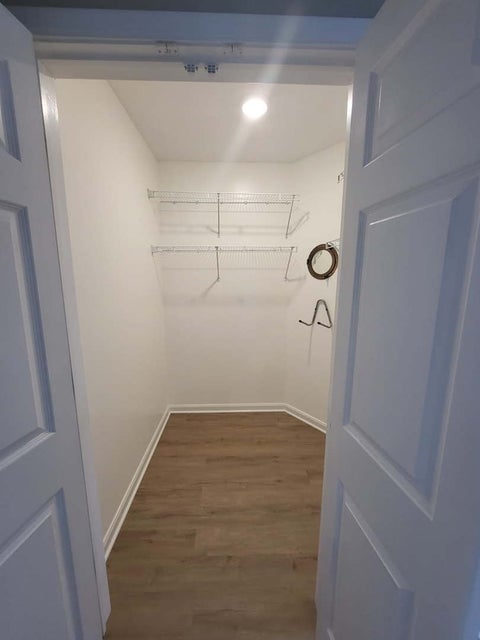 Tiny photo for 300 Village Circle #404, Willow Springs, IL 60480 (MLS # 12778215)