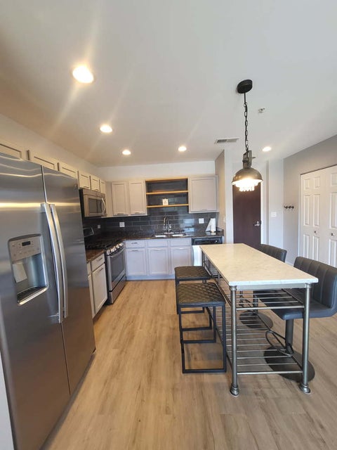 Tiny photo for 300 Village Circle #404, Willow Springs, IL 60480 (MLS # 12778215)