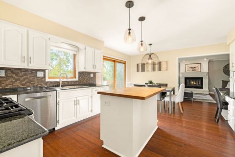 Tiny photo for 430 Westminster Drive, Burr Ridge, IL 60527 (MLS # 12490781)