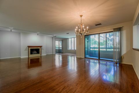 Tiny photo for 1401 Burr Oak Road #108B, Hinsdale, IL 60521 (MLS # 12418371)