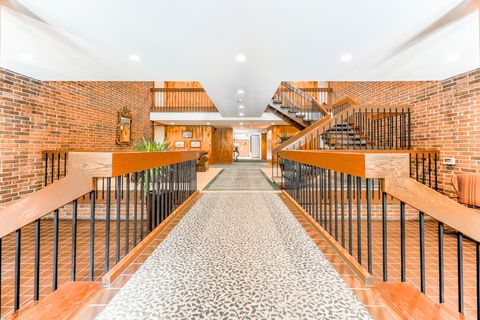 Tiny photo for 1401 Burr Oak Road #108B, Hinsdale, IL 60521 (MLS # 12418371)