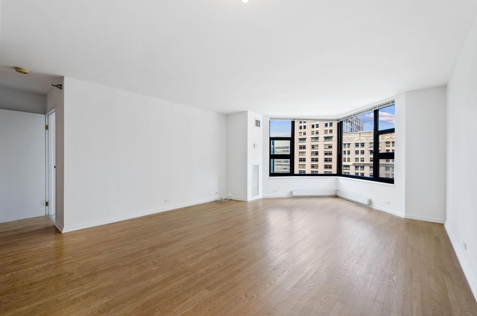 401 E ONTARIO Street 1803