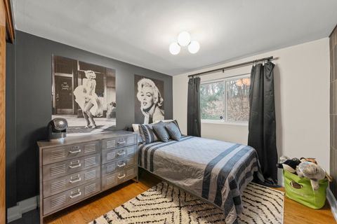 Tiny photo for 1001 Geneva Road, St. Charles, IL 60174 (MLS # 12565251)