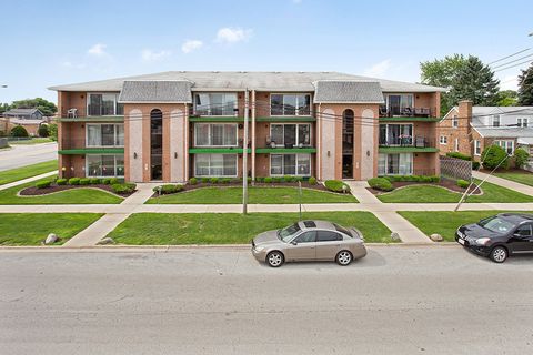 A home in OAK LAWN