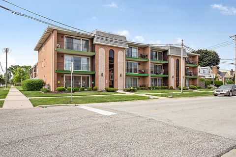A home in OAK LAWN