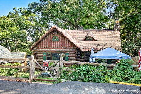 Tiny photo for 312 N Cresthill Avenue, McHenry, IL 60051 (MLS # 12490308)