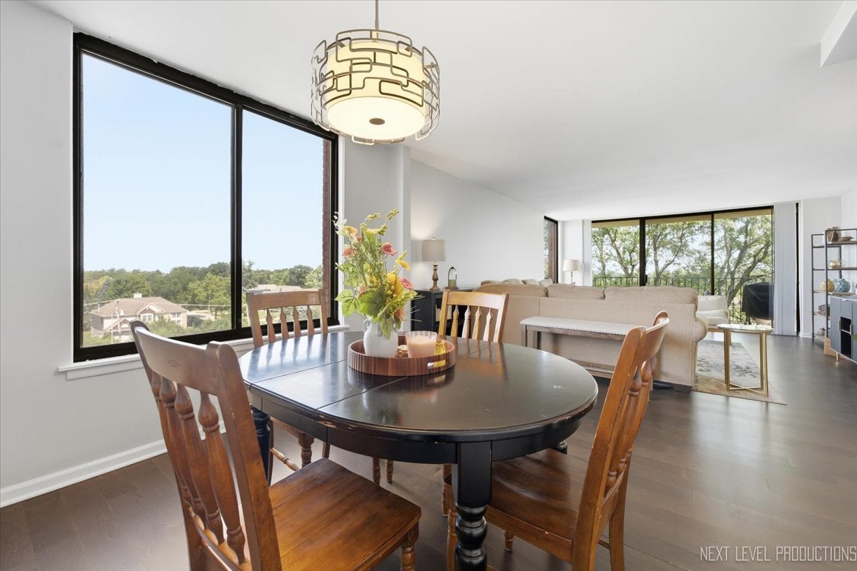 2000 Saint Regis Drive 6F